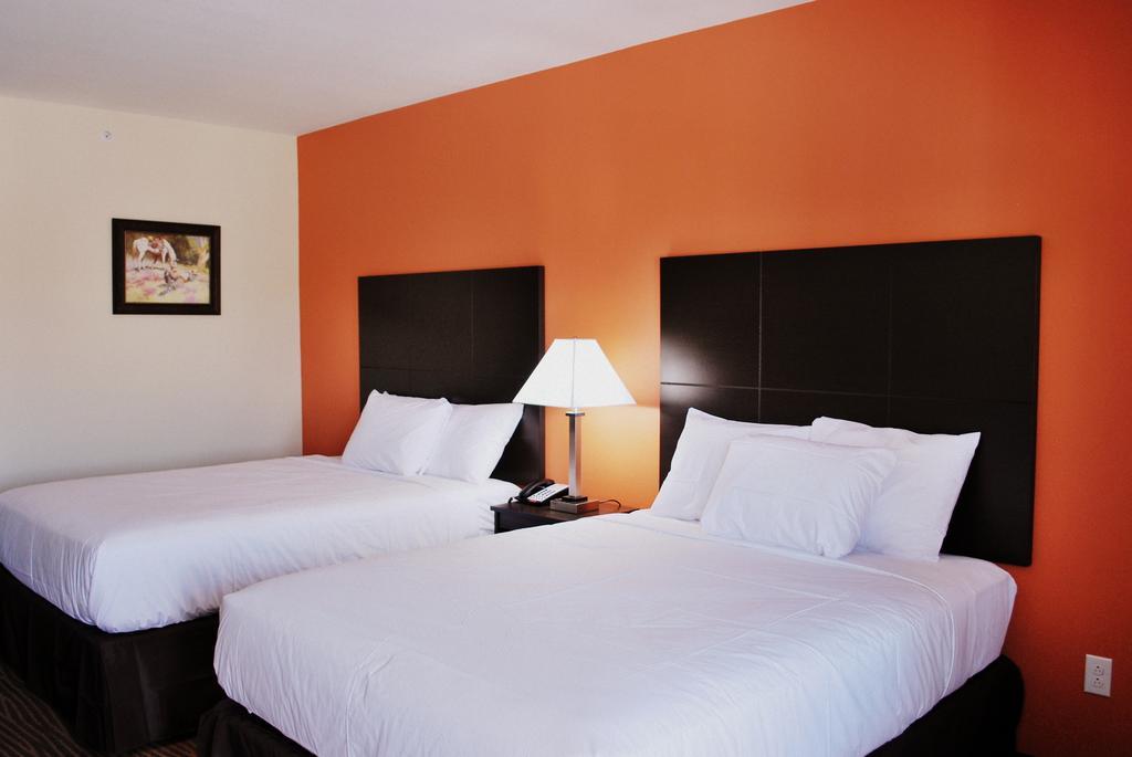 Westwood Inn By Oyo Gonzales Tx חדר תמונה