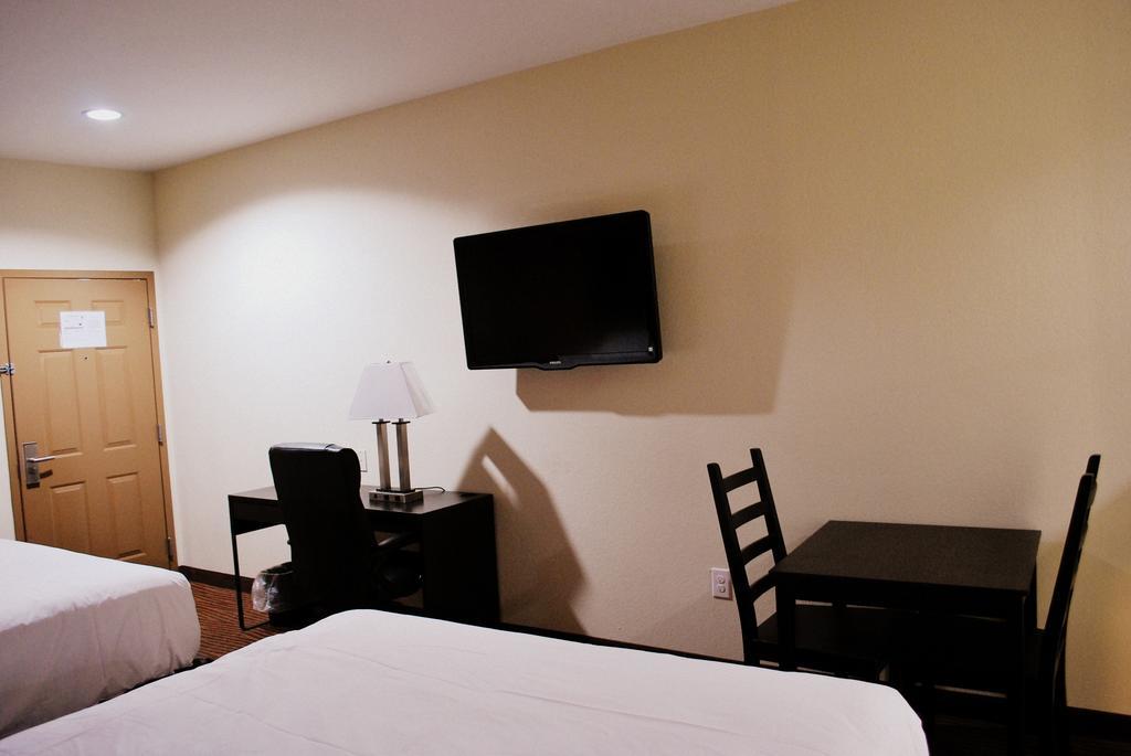 Westwood Inn By Oyo Gonzales Tx מראה חיצוני תמונה