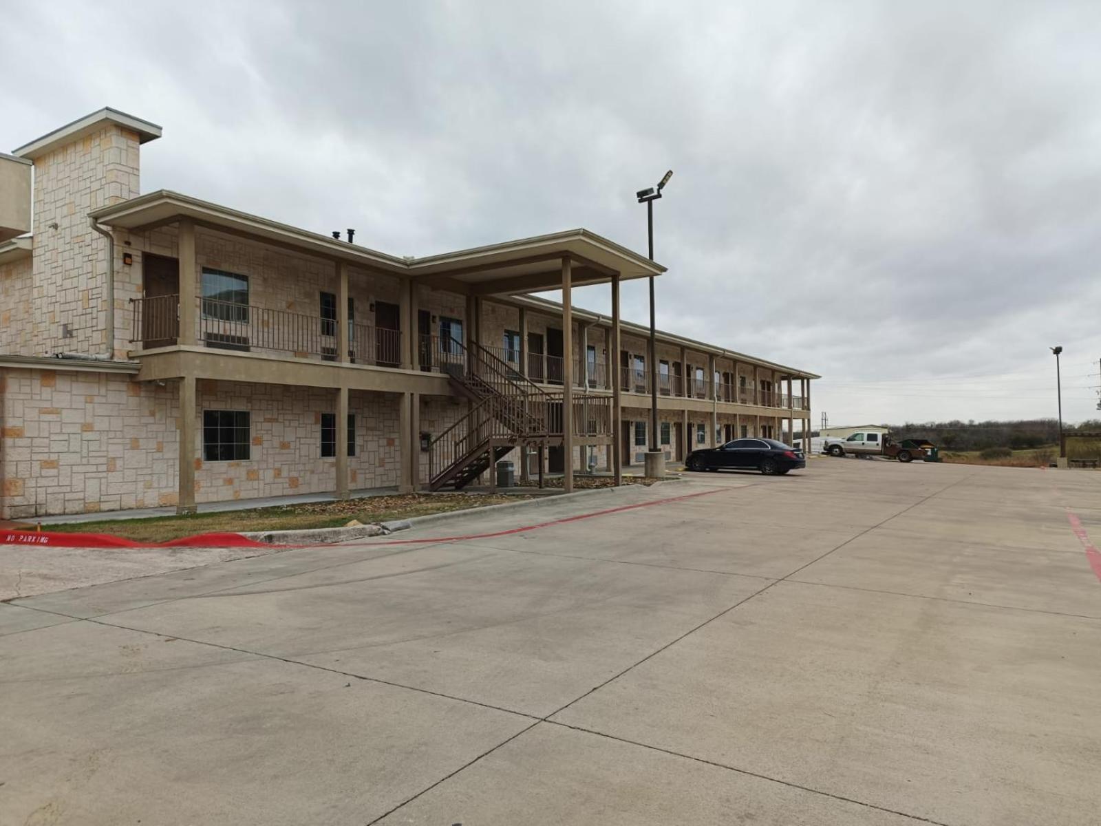 Westwood Inn By Oyo Gonzales Tx מראה חיצוני תמונה