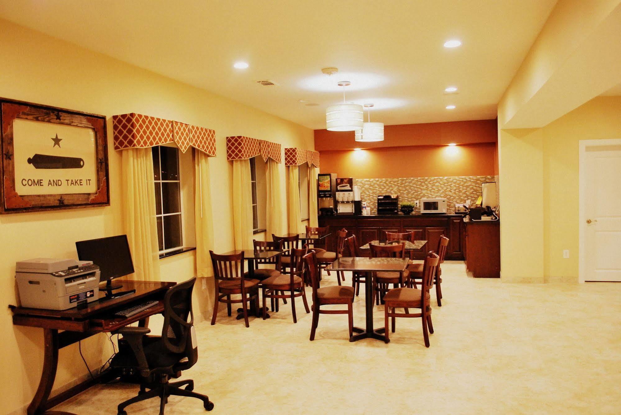 Westwood Inn By Oyo Gonzales Tx מראה חיצוני תמונה