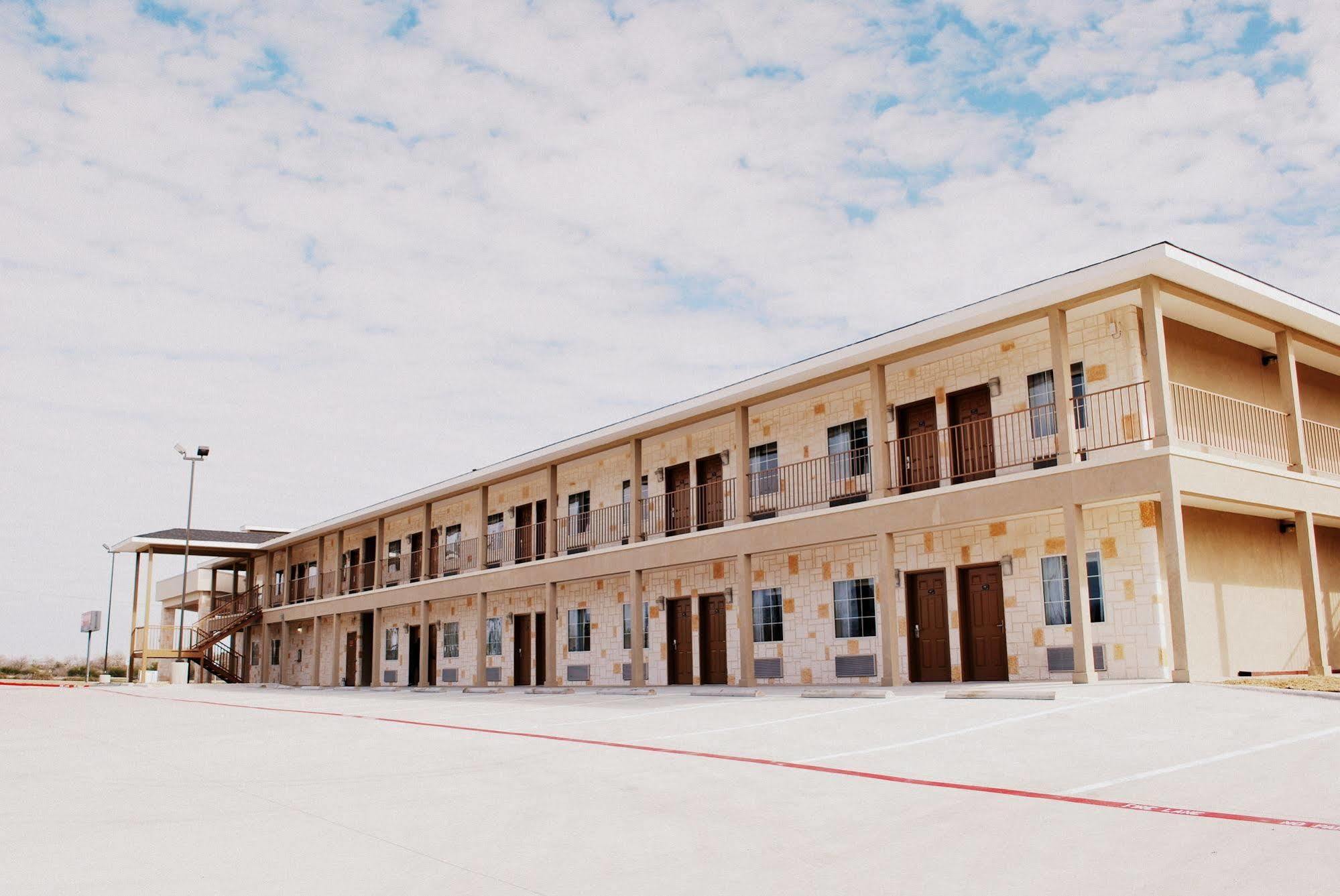 Westwood Inn By Oyo Gonzales Tx מראה חיצוני תמונה