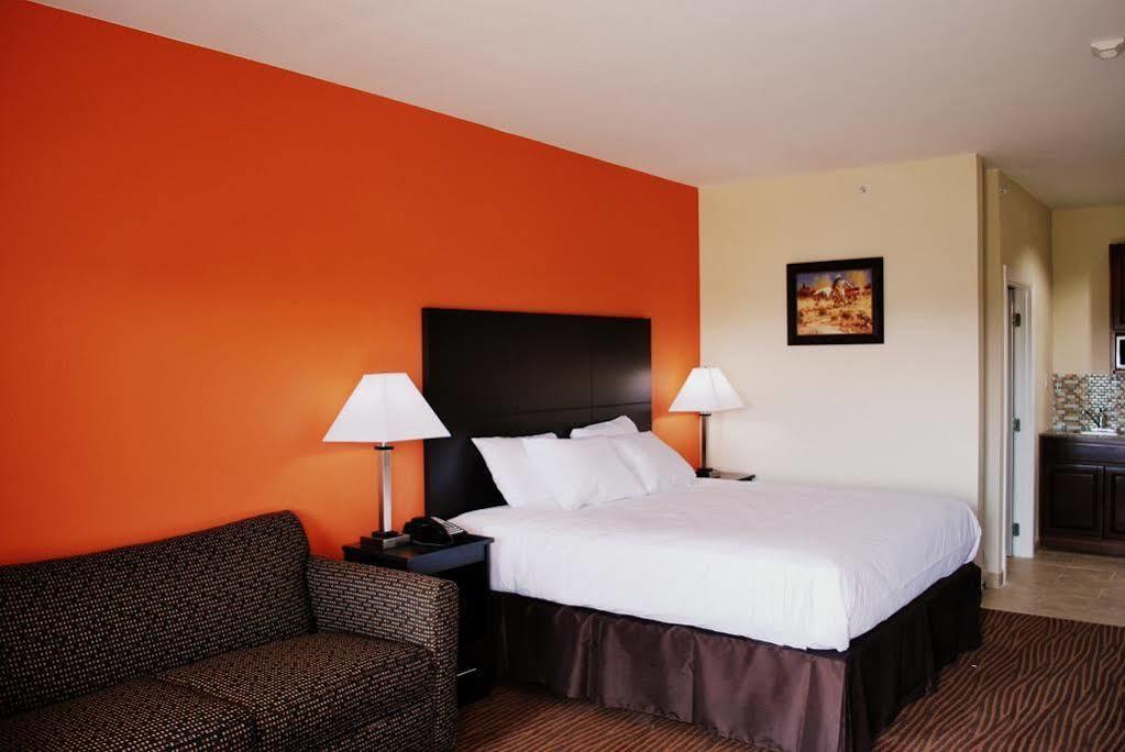 Westwood Inn By Oyo Gonzales Tx מראה חיצוני תמונה